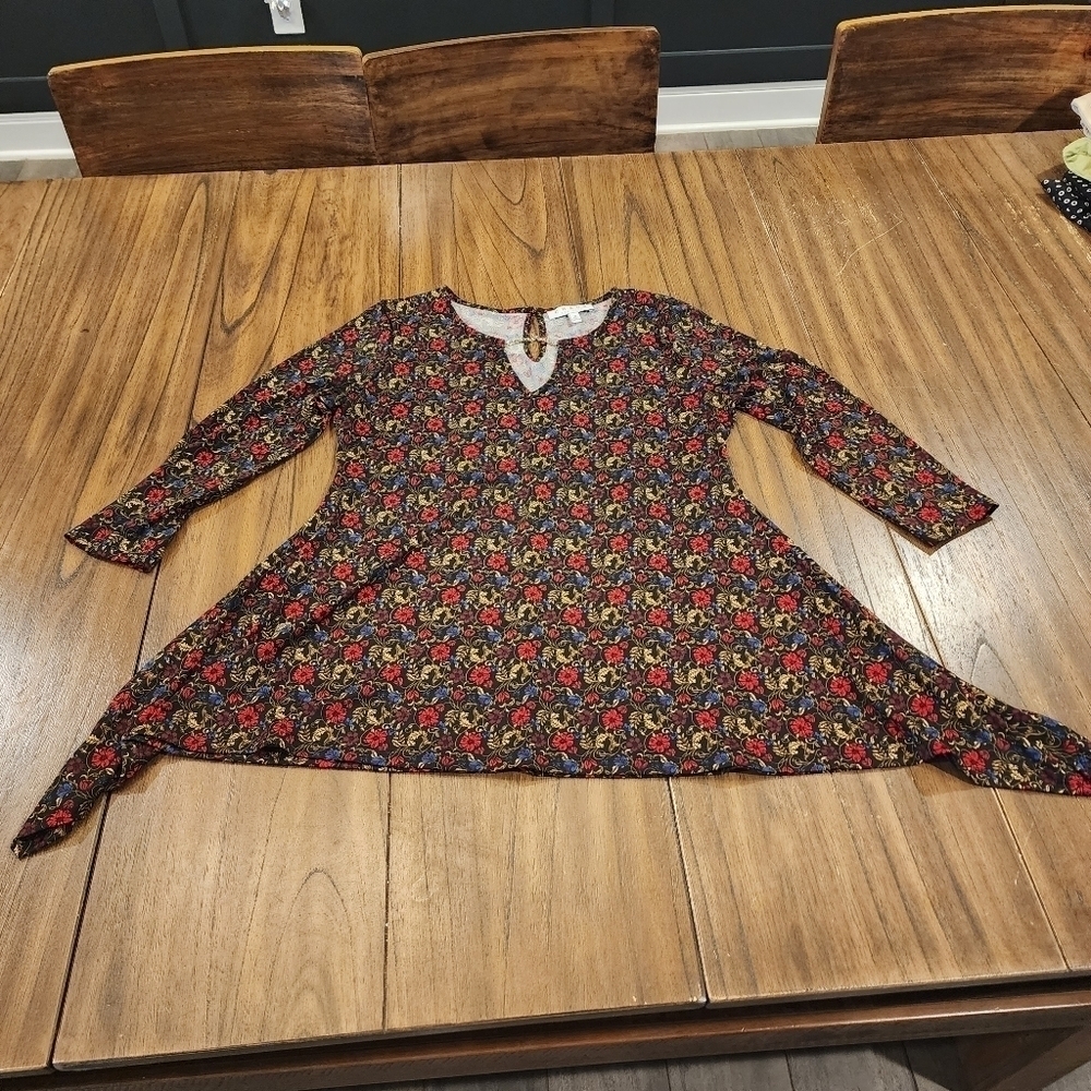 Chaus NY Retro Vintage Multicolor Floral Blouse tunic gold chain button detail M